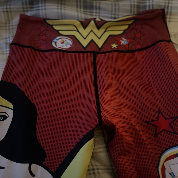 Wonderwoman lotus leggings - Picture 2 of 2